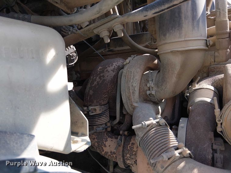 image for item DT6274 2007 Sterling truck cab and chassis