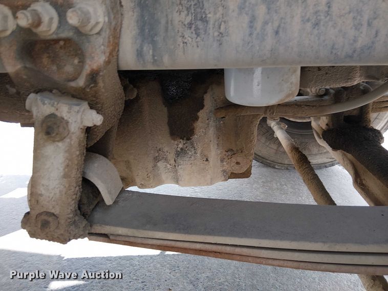 image for item DT6274 2007 Sterling truck cab and chassis