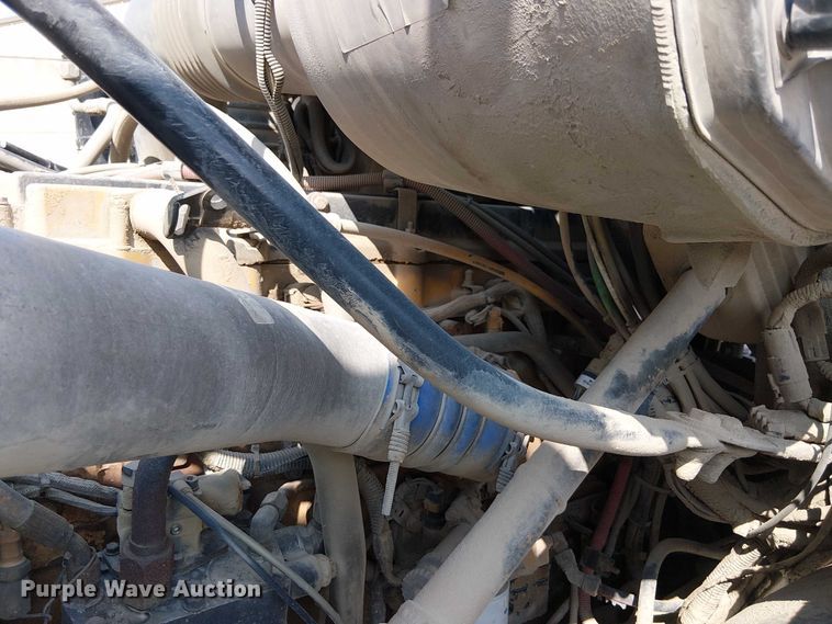 image for item DT6274 2007 Sterling truck cab and chassis