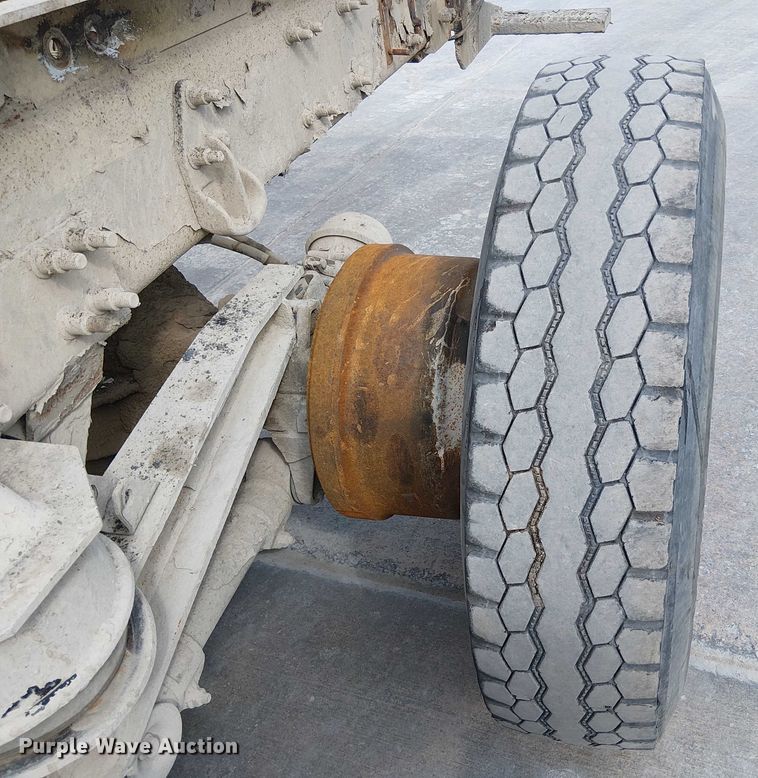 image for item DT6274 2007 Sterling truck cab and chassis