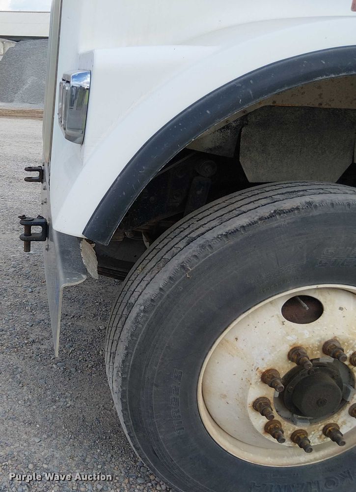 image for item DT6275 2000 Kenworth W900B truck cab and chassis