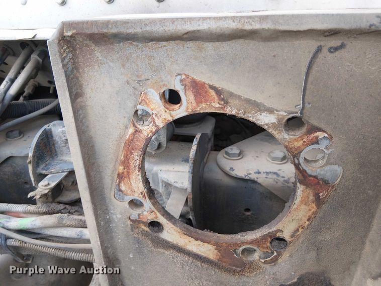 image for item DT6275 2000 Kenworth W900B truck cab and chassis