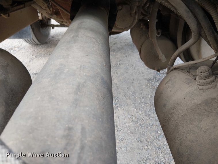 image for item DT6275 2000 Kenworth W900B truck cab and chassis