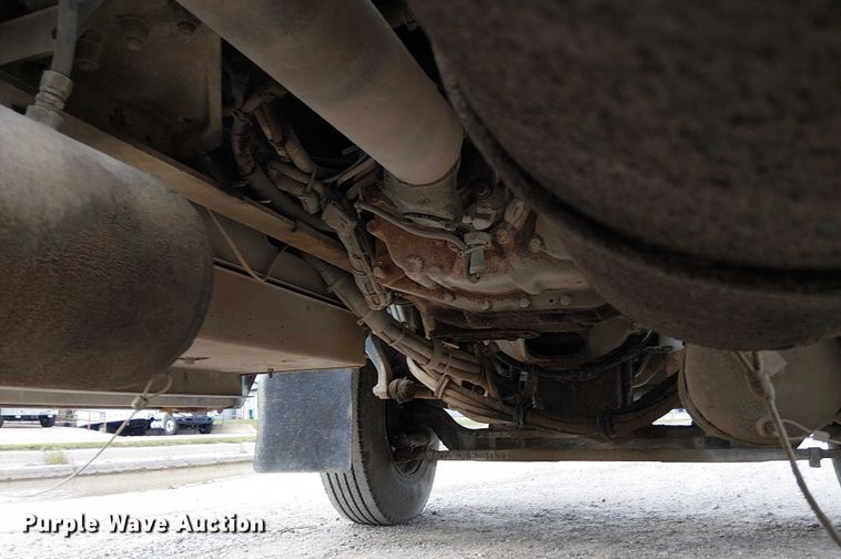 image for item DT6275 2000 Kenworth W900B truck cab and chassis