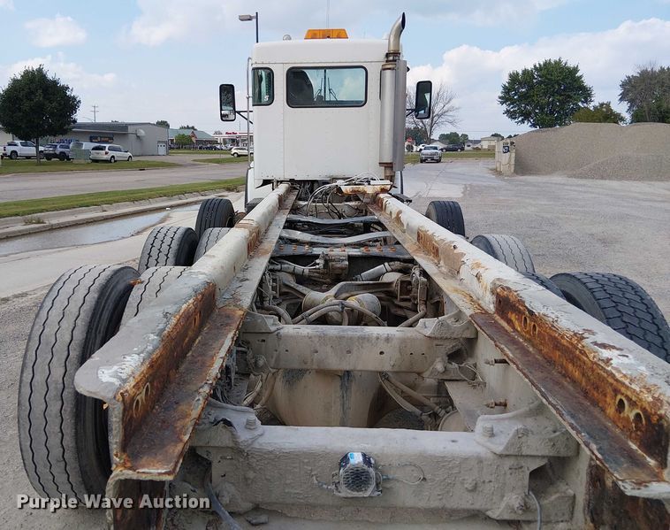 image for item DT6275 2000 Kenworth W900B truck cab and chassis