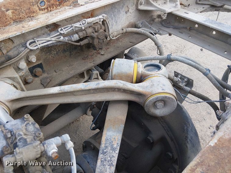 image for item DT6275 2000 Kenworth W900B truck cab and chassis