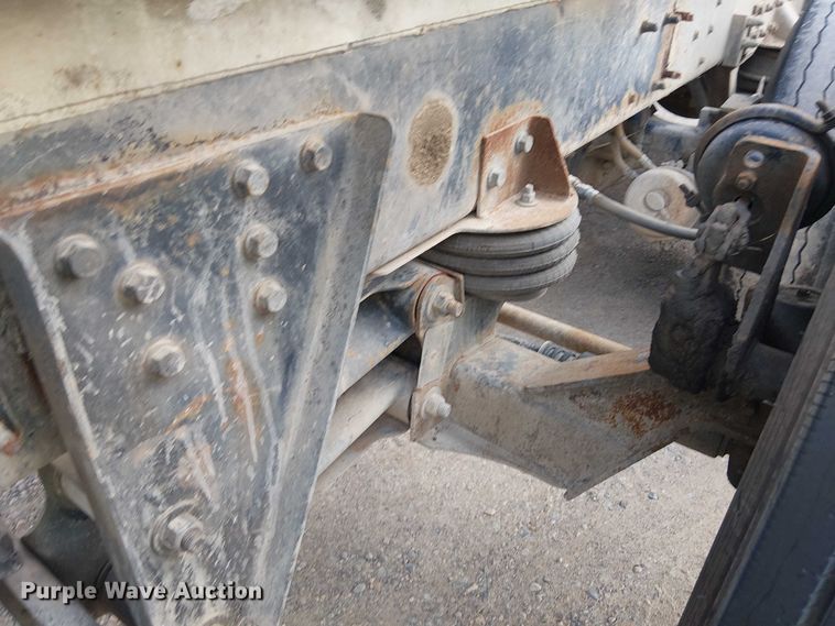 image for item DT6275 2000 Kenworth W900B truck cab and chassis