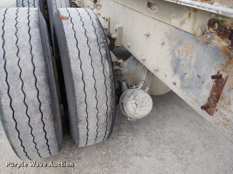 image for item DT6275 2000 Kenworth W900B truck cab and chassis