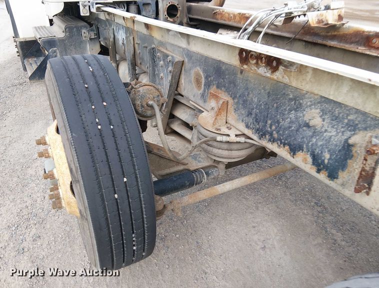 image for item DT6275 2000 Kenworth W900B truck cab and chassis