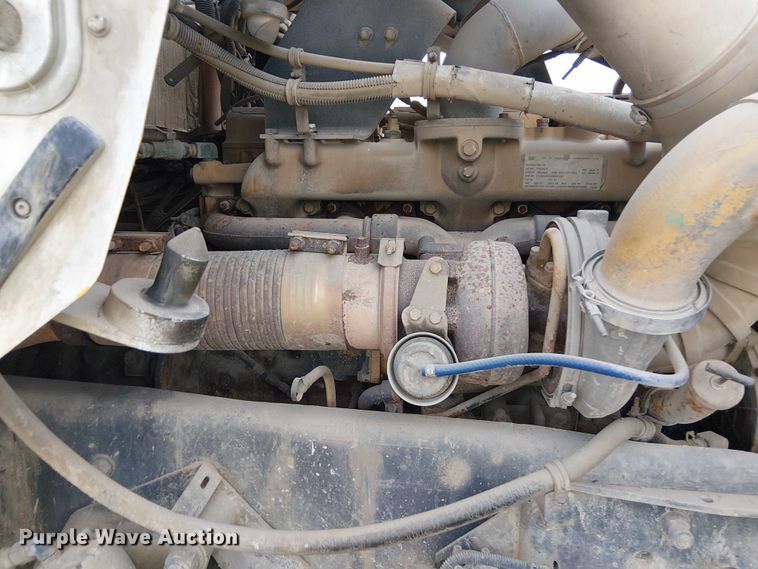 image for item DT6275 2000 Kenworth W900B truck cab and chassis