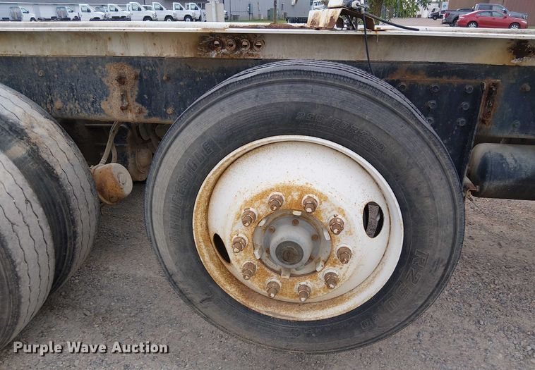 image for item DT6275 2000 Kenworth W900B truck cab and chassis