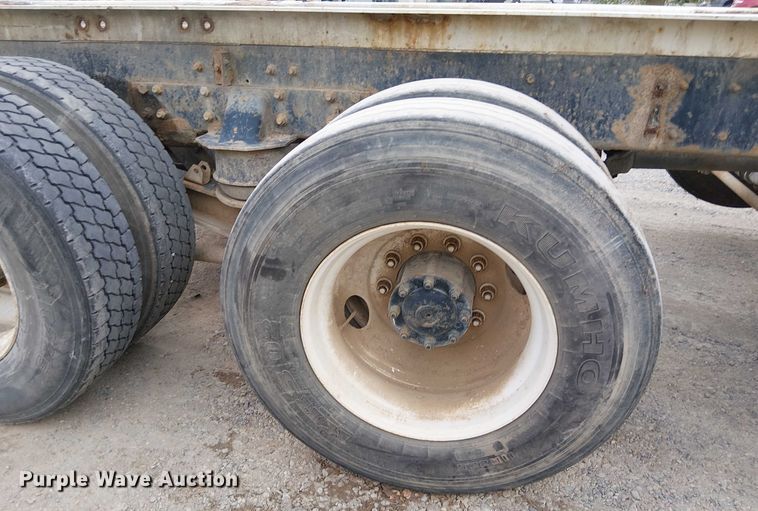 image for item DT6275 2000 Kenworth W900B truck cab and chassis