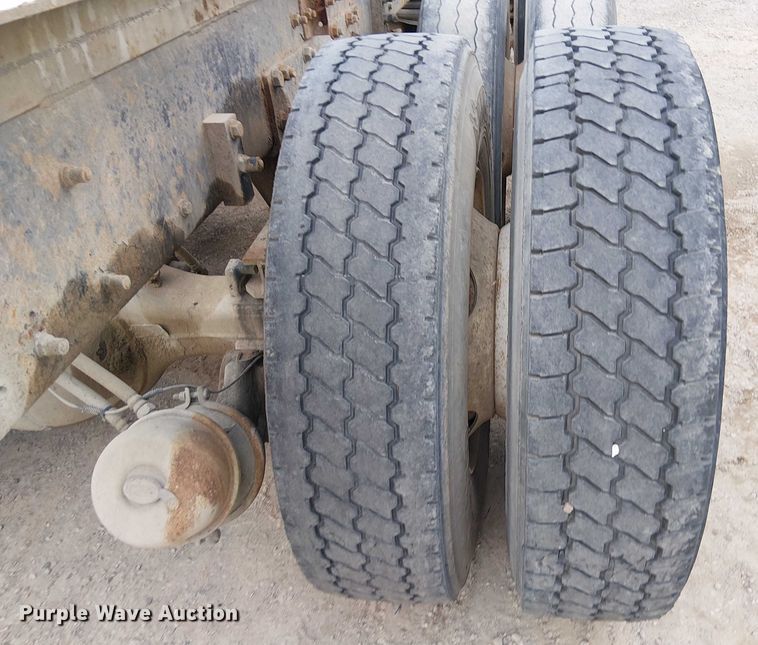 image for item DT6275 2000 Kenworth W900B truck cab and chassis