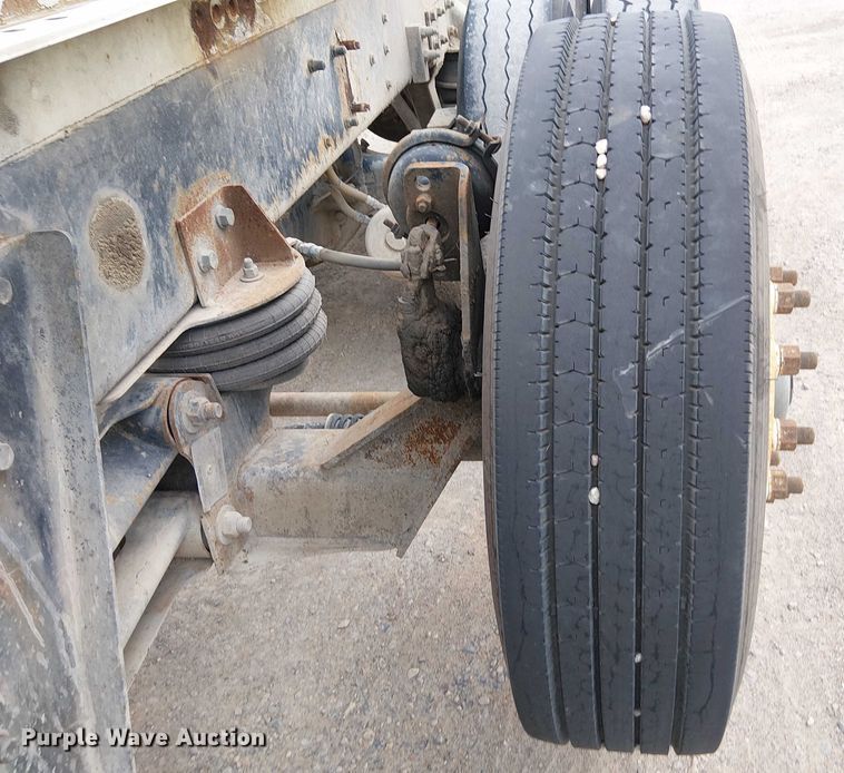 image for item DT6275 2000 Kenworth W900B truck cab and chassis