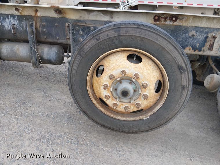 image for item DT6275 2000 Kenworth W900B truck cab and chassis