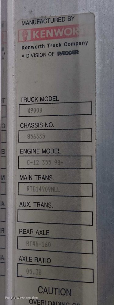 image for item DT6275 2000 Kenworth W900B truck cab and chassis