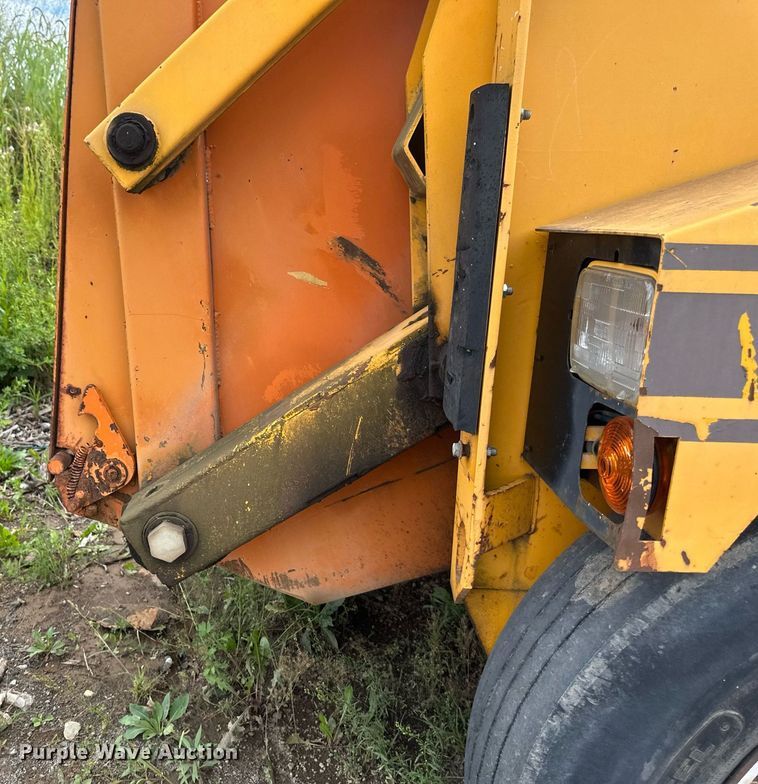 image for item DT6283 Elgin Pellican street sweeper