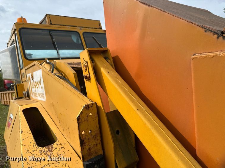 image for item DT6283 Elgin Pellican street sweeper