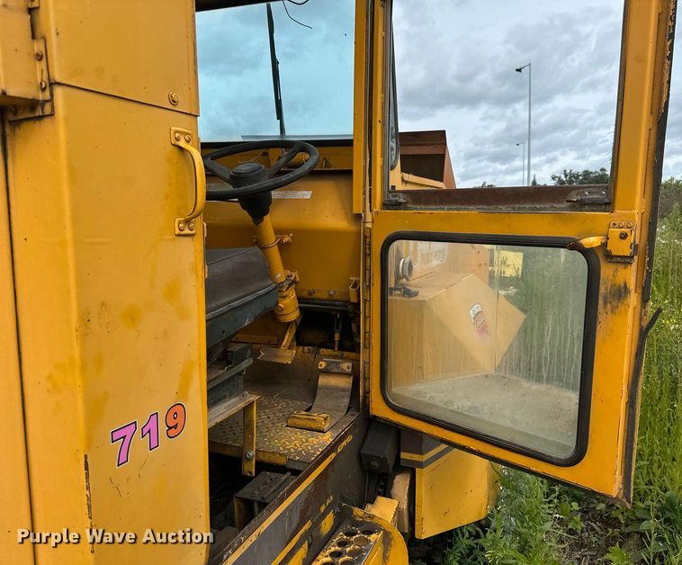 image for item DT6283 Elgin Pellican street sweeper