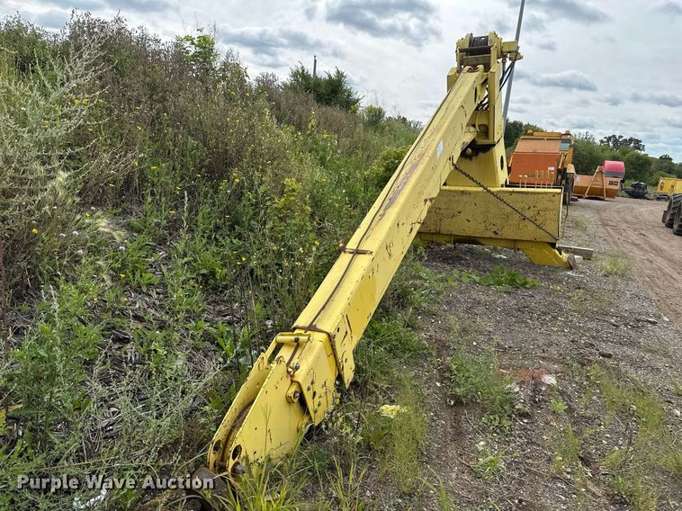 image for item DT6285 Truck mounted crane