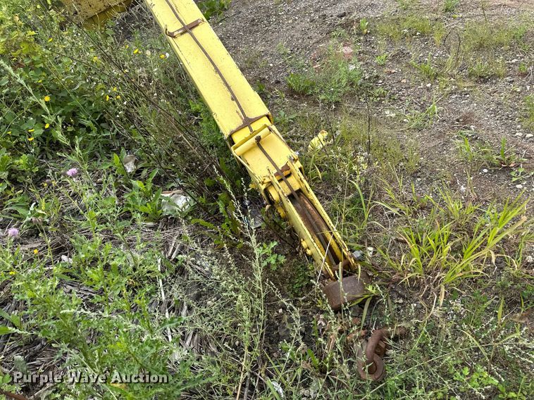 image for item DT6285 Truck mounted crane