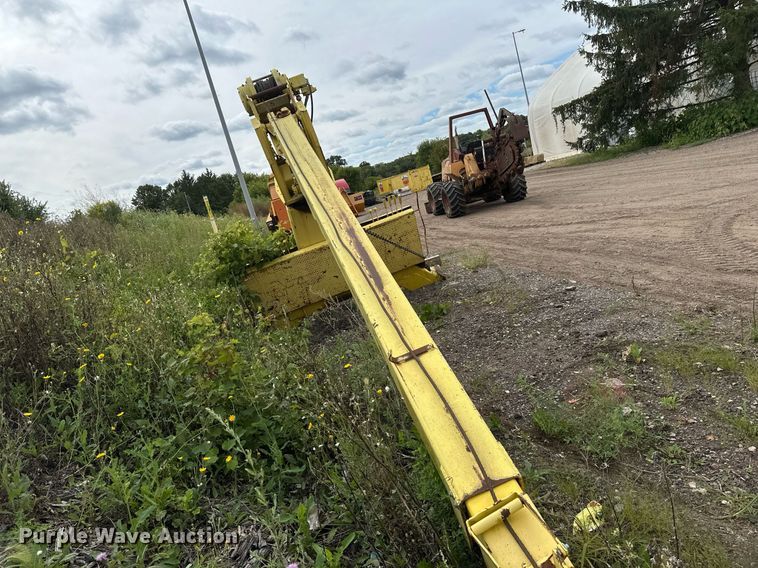 image for item DT6285 Truck mounted crane