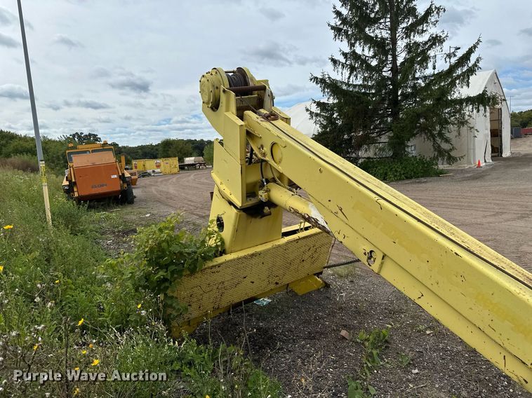 image for item DT6285 Truck mounted crane