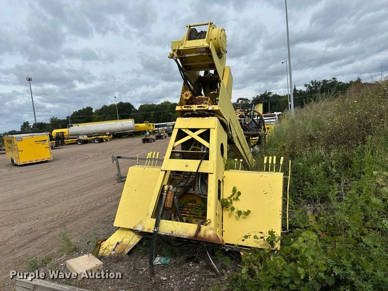 image for item DT6285 Truck mounted crane