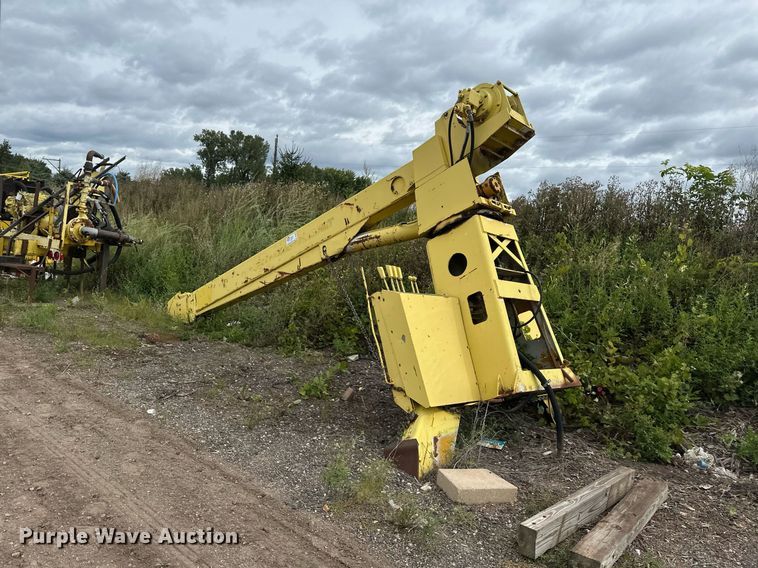 image for item DT6285 Truck mounted crane