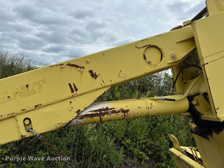 image for item DT6285 Truck mounted crane