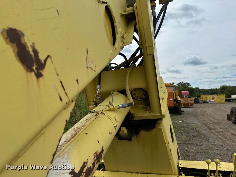 image for item DT6285 Truck mounted crane