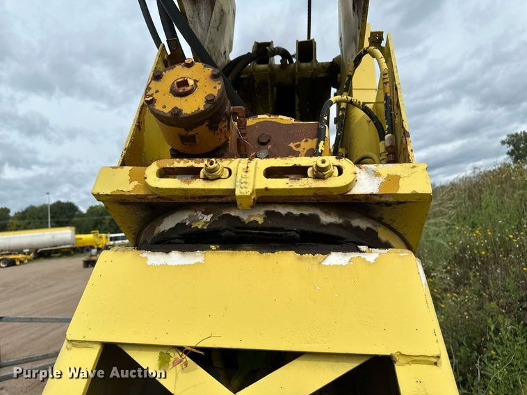 image for item DT6285 Truck mounted crane