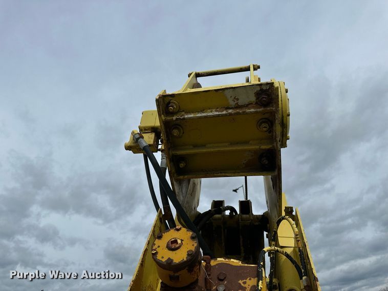 image for item DT6285 Truck mounted crane