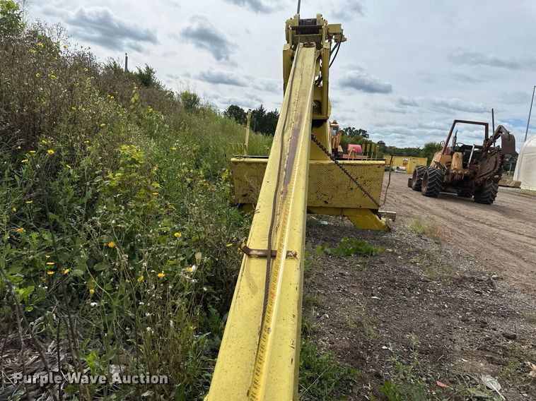 image for item DT6285 Truck mounted crane