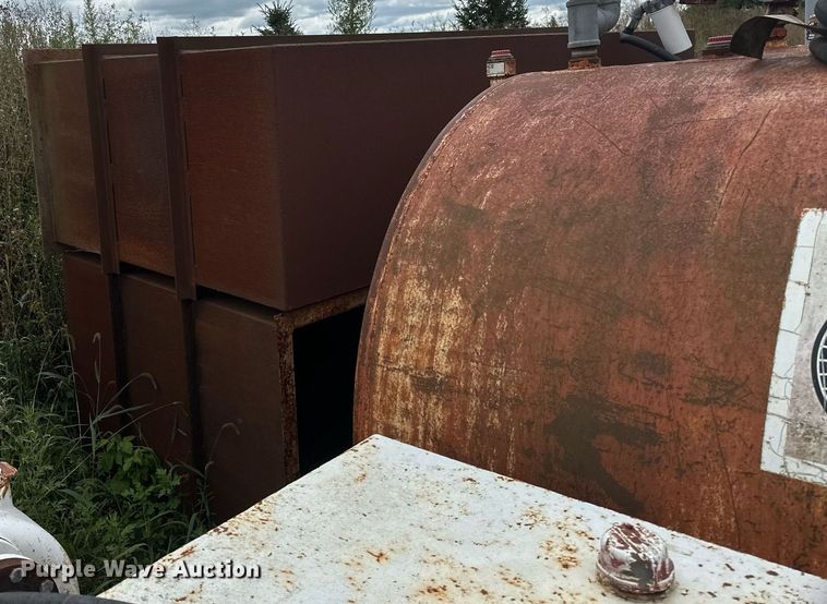 image for item DT6289 (6) fuel tanks