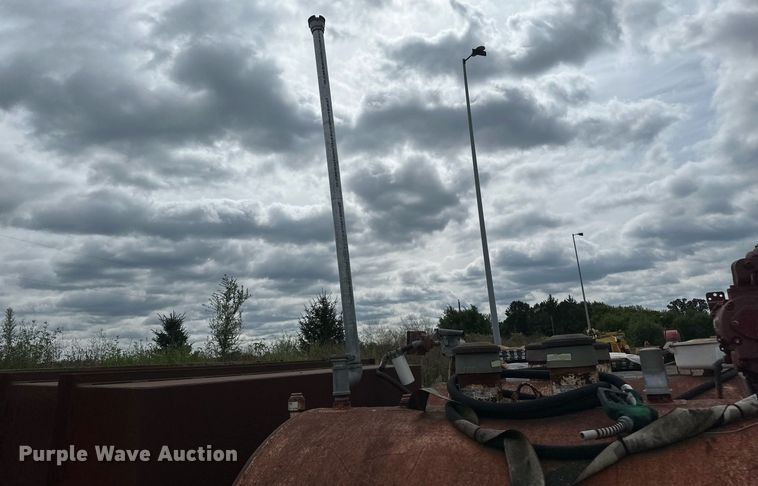 image for item DT6289 (6) fuel tanks