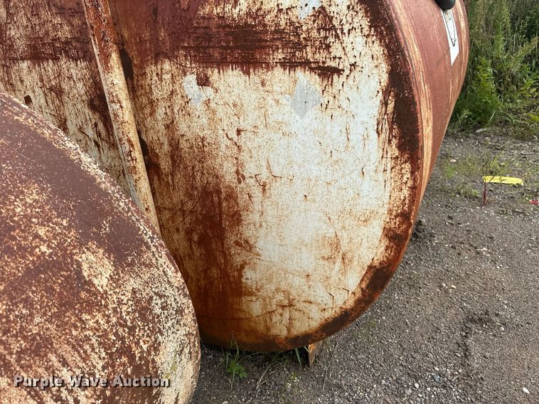 image for item DT6289 (6) fuel tanks