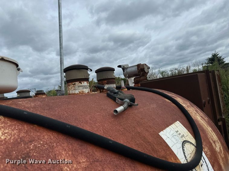 image for item DT6289 (6) fuel tanks