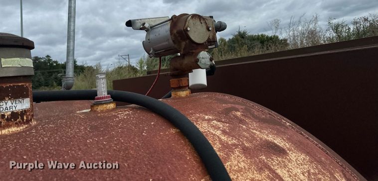 image for item DT6289 (6) fuel tanks