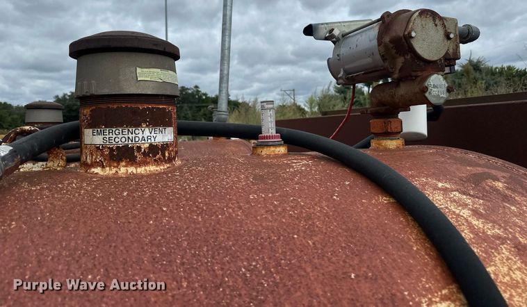 image for item DT6289 (6) fuel tanks