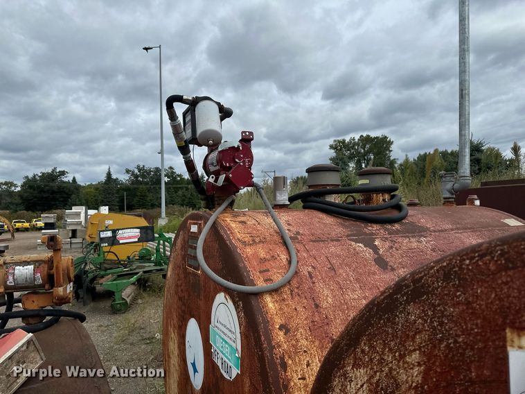 image for item DT6289 (6) fuel tanks