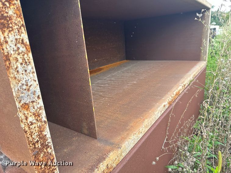 image for item DT6289 (6) fuel tanks