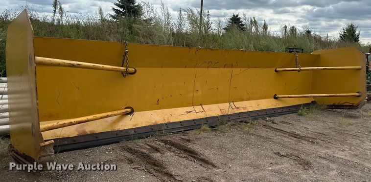 image for item DT6292 0 Snow pusher 24' W wheel loader snow pusher