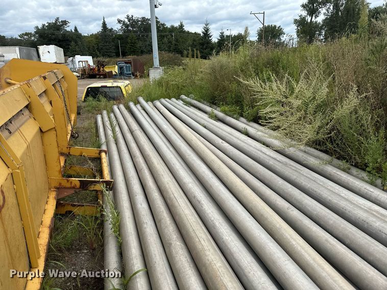 image for item DT6293 Approximately 28 pieces of pipe