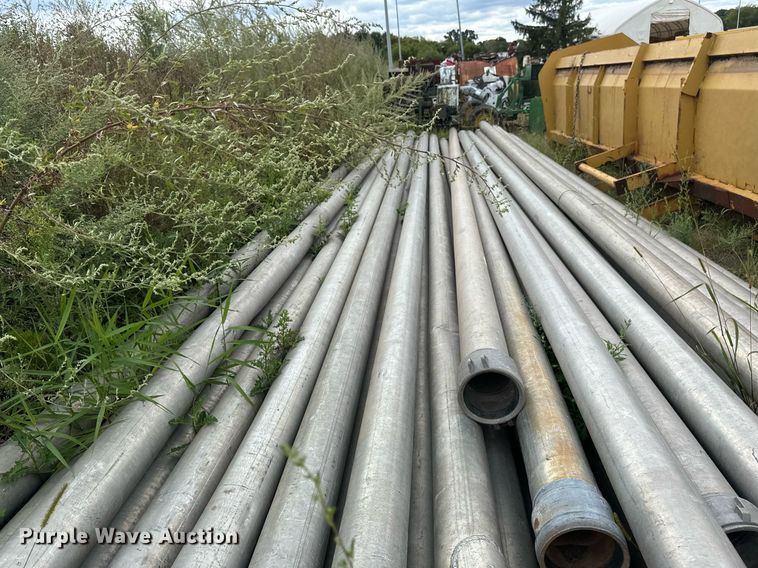 image for item DT6293 Approximately 28 pieces of pipe