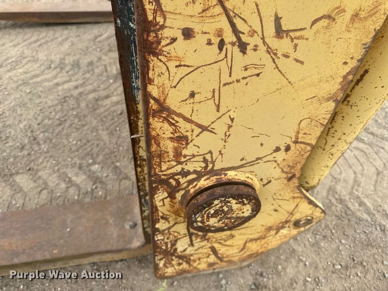 image for item DT6295 JRB wheel loader grapple forks