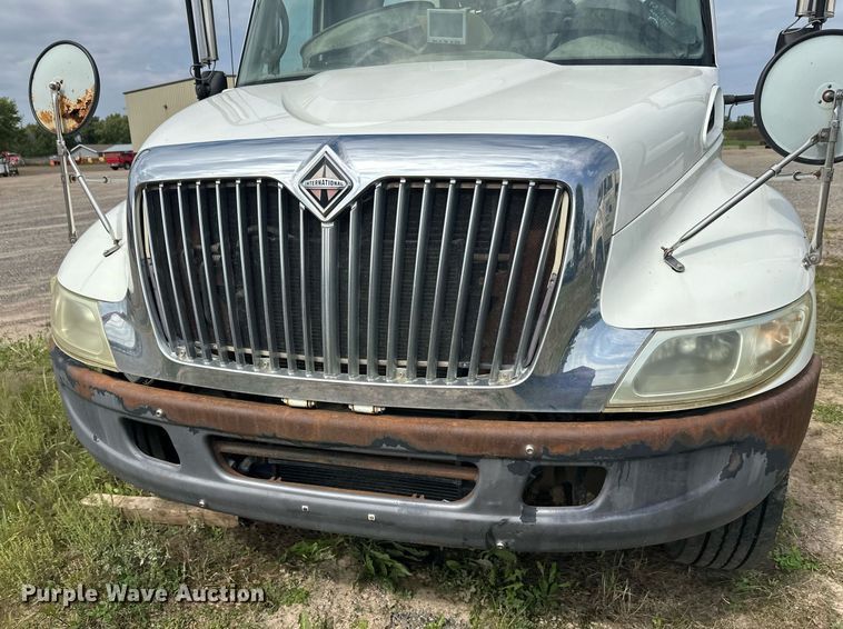 image for item DT6314 2006 International 4200 street sweeper truck