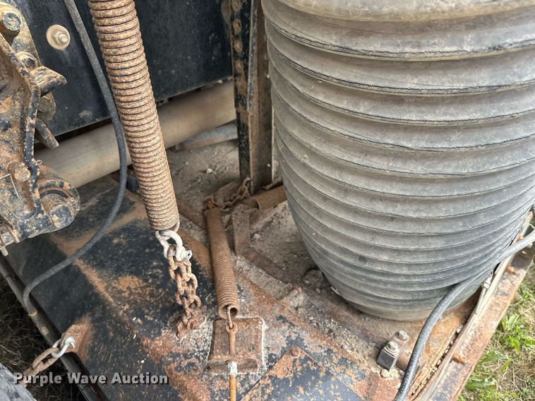 image for item DT6314 2006 International 4200 street sweeper truck