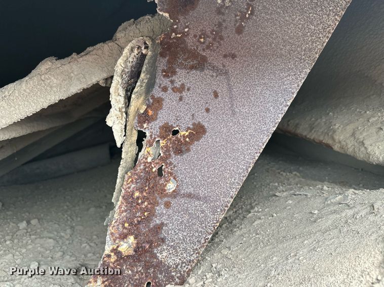 image for item DT6314 2006 International 4200 street sweeper truck