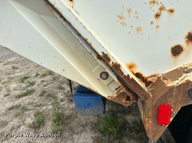 image for item DT6314 2006 International 4200 street sweeper truck